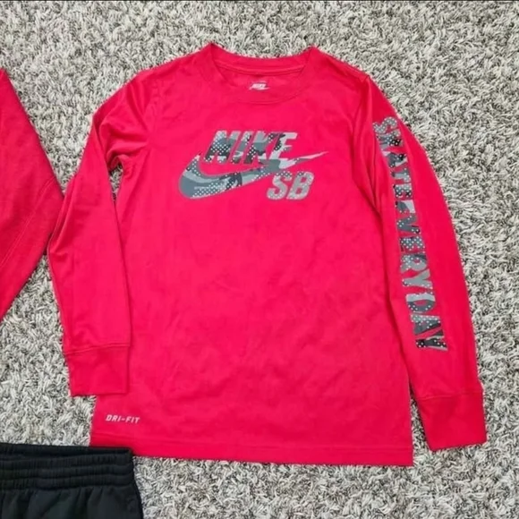 Boys Nike SB 3-piece Set Size M 10/12 - Picture 4 of 5